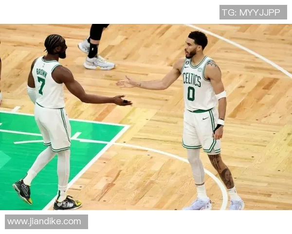 昔日恩怨再现!塔图姆与老队友狭路相逢 昔日恩怨再现!塔图姆与老队友狭路相逢